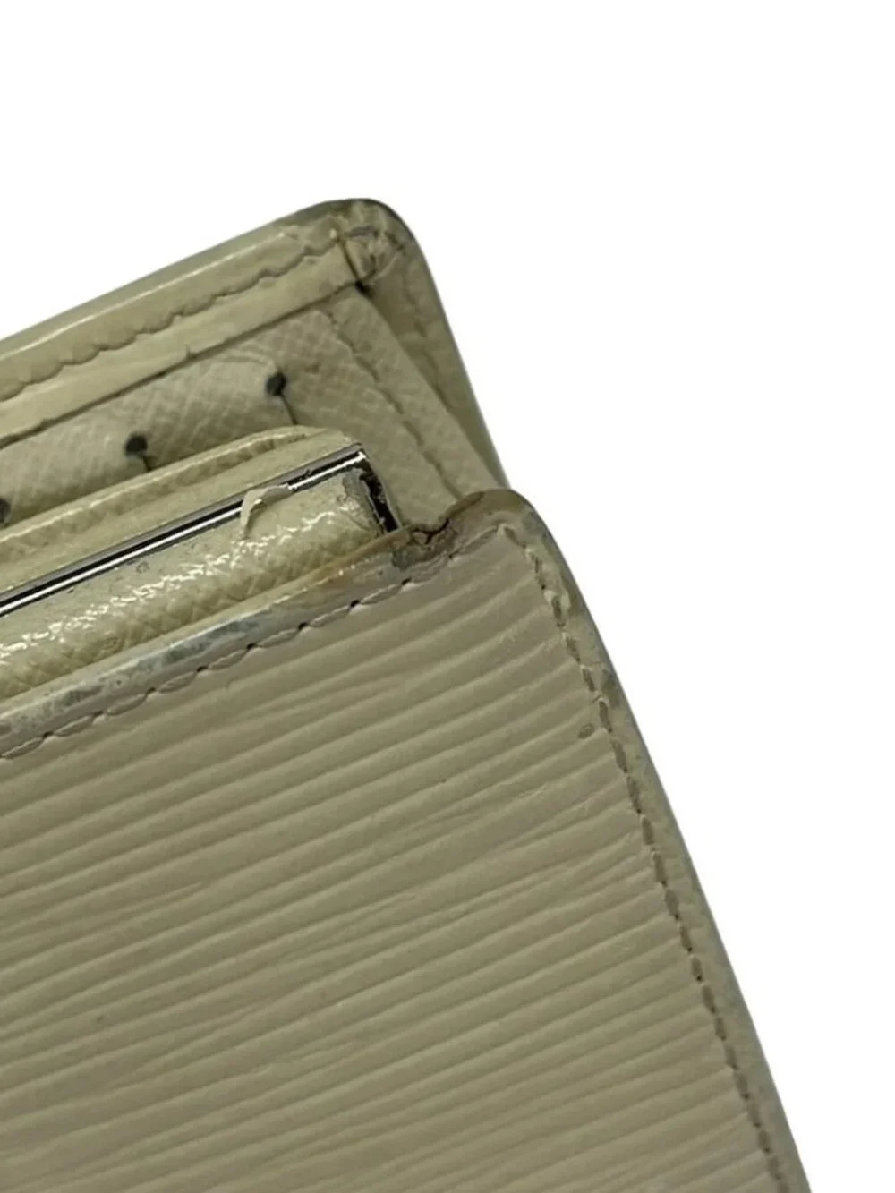Louis Vuitton accessories	none note	